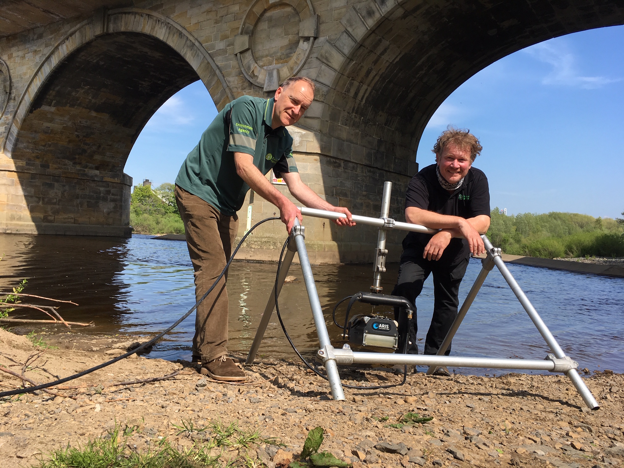 scientists using the latest acoustic camera technology to observe salmon